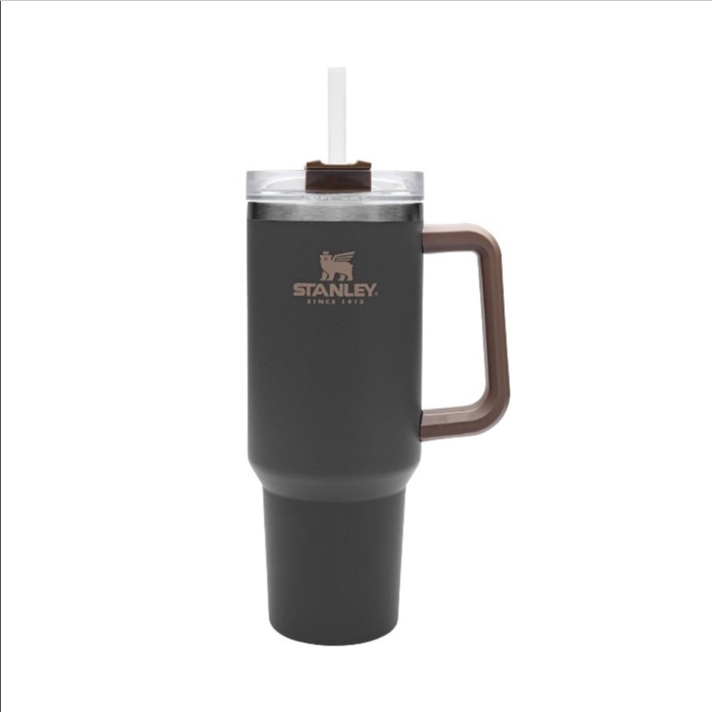 Stanley Travel quencher 40oz in new release Charcoal🍋💕 NWT